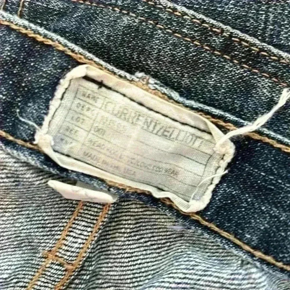 Current/Elliott  Distressed straight leg jeans - Picture 3 of 3